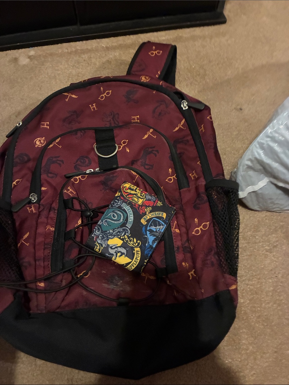 Harry Potter Men's Burgundy Graphic Backpack with Harry Potter wallet